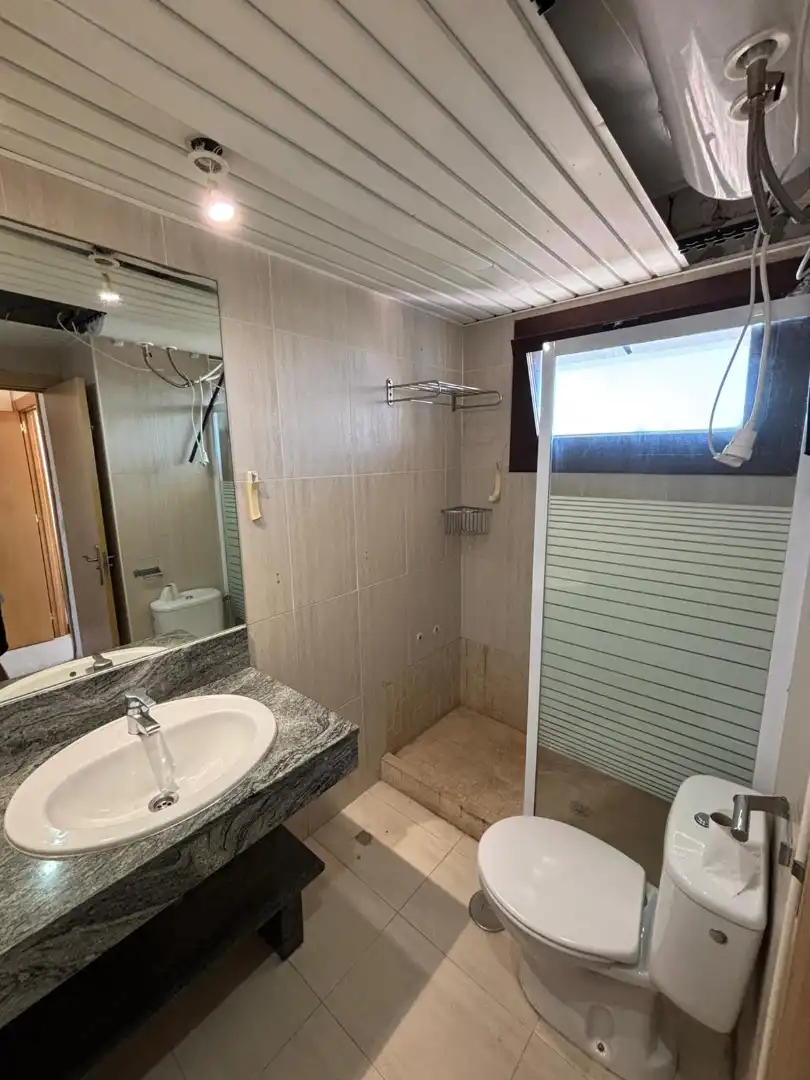Baño de Dúplex en venta en Benalmádena con Aire acondicionado, Terraza y Piscina comunitaria