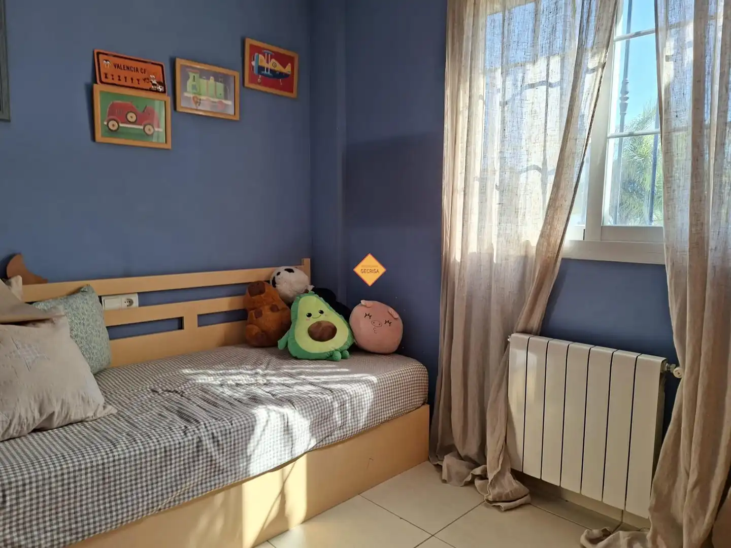 Habitación de Casa o chalet en venta en Paterna con Aire acondicionado, Calefacción y Jardín privado