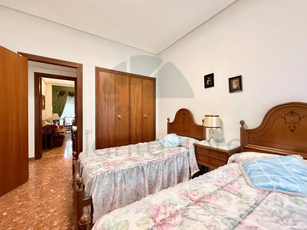 Bedroom of Flat for sale in  Logroño  with Air Conditioner, Heating and Balcony