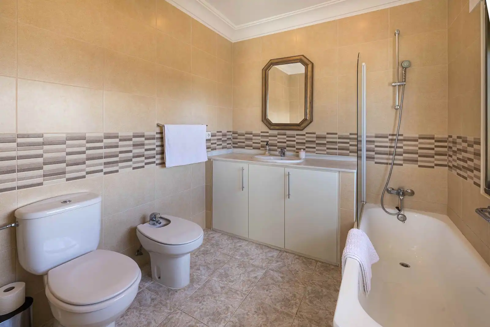 Bathroom of Detached homes for sale in Estepona  with Air Conditioner and Terrace