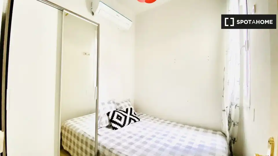 Habitació a Cortes - Huertas