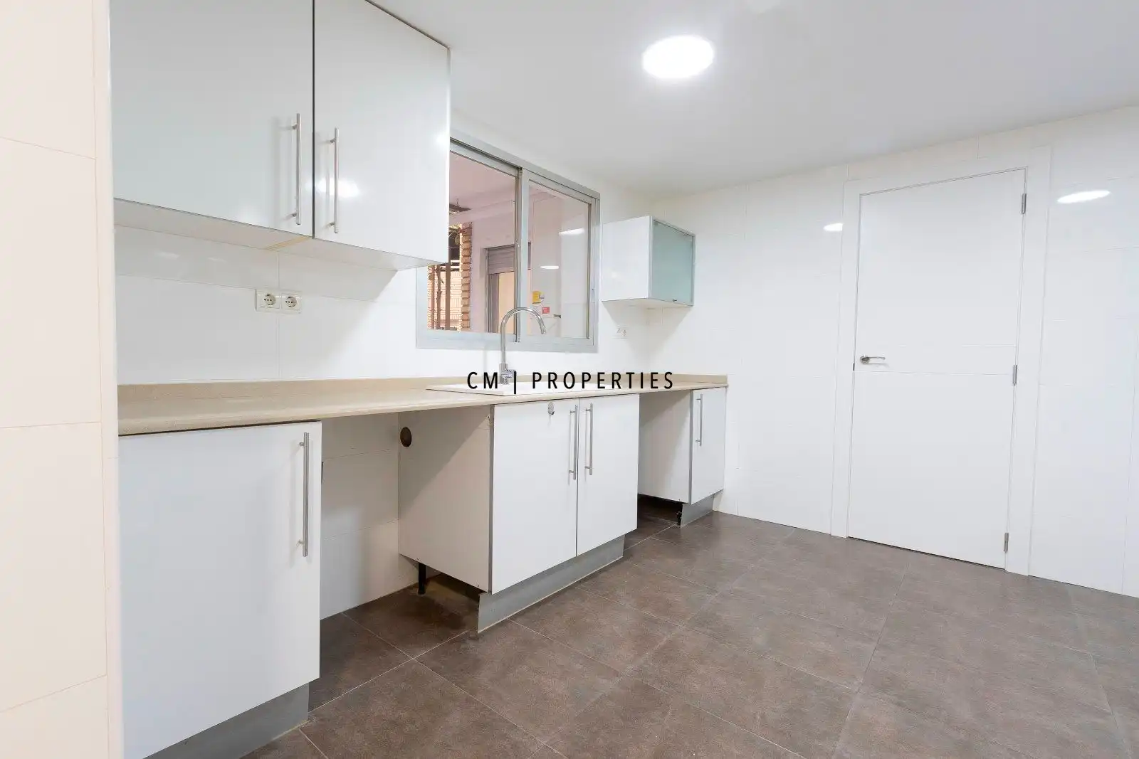 Kitchen of Flat for sale in Valencia  with Air Conditioner, Heating and Parquet flooring