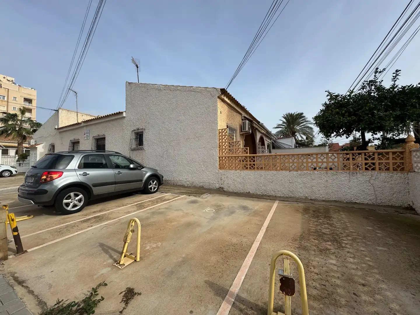 Aparcament de Casa o xalet de lloguer en Torrevieja amb Aire condicionat, Jardí privat i Terrassa