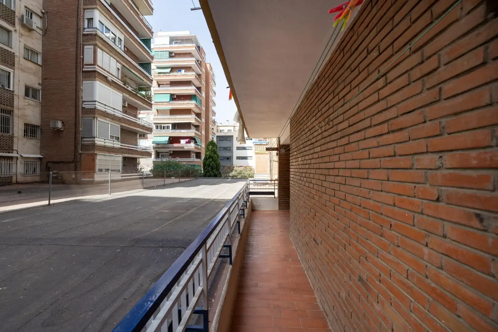 Vista exterior de Pis en venda en Granada amb Terrassa, Moblat i Balcó