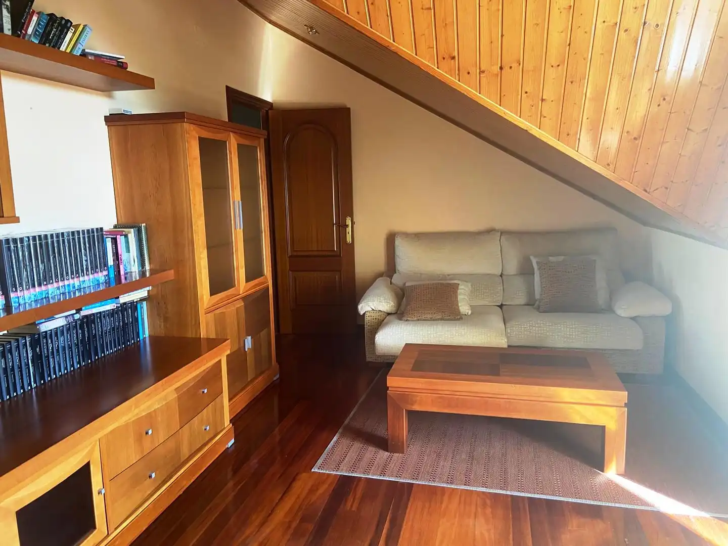 Sala d'estar de Casa o xalet de lloguer en Cangas  amb Calefacció, Jardí privat i Terrassa