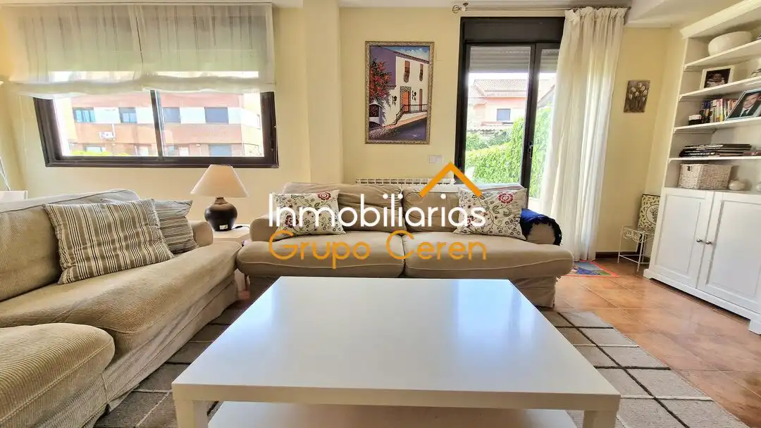 Vista exterior de Casa adosada en venta en Cirueña con Calefacción, Jardín privado y Terraza