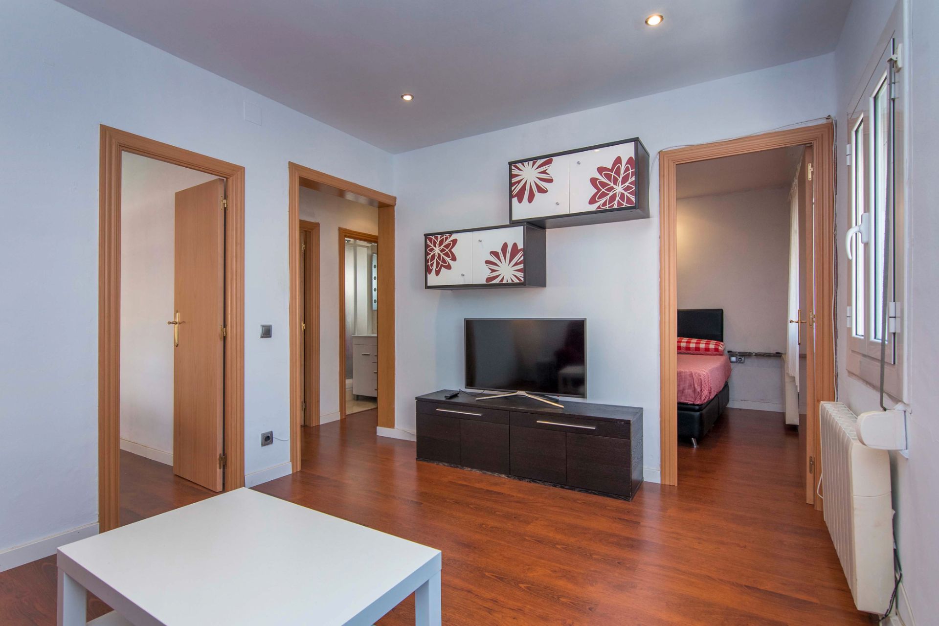 Sala d'estar de Pis en venda en Cornellà de Llobregat amb Parquet i Forn