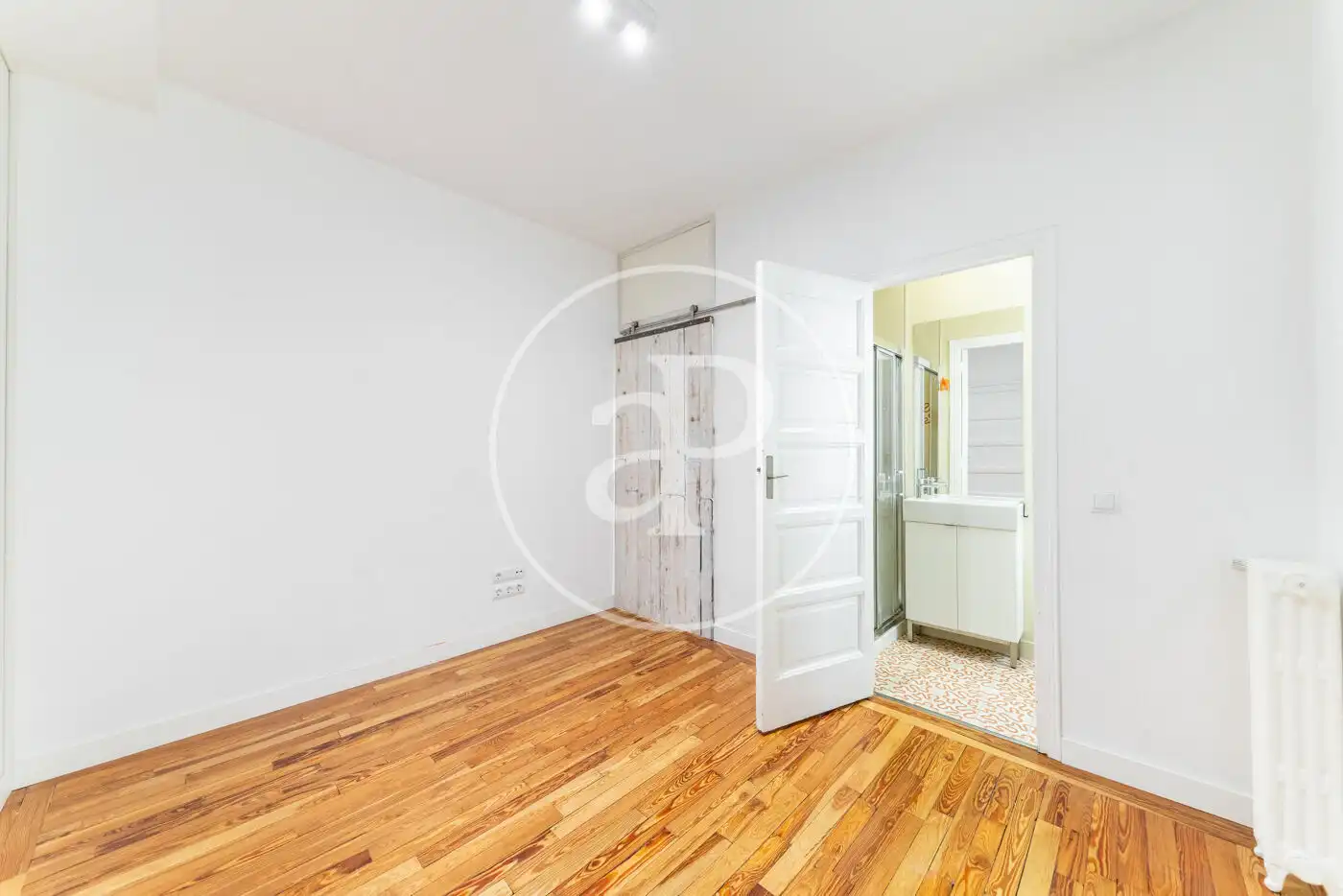 Bedroom of Flat for rent in Madrid  with Air Conditioner and Heating
