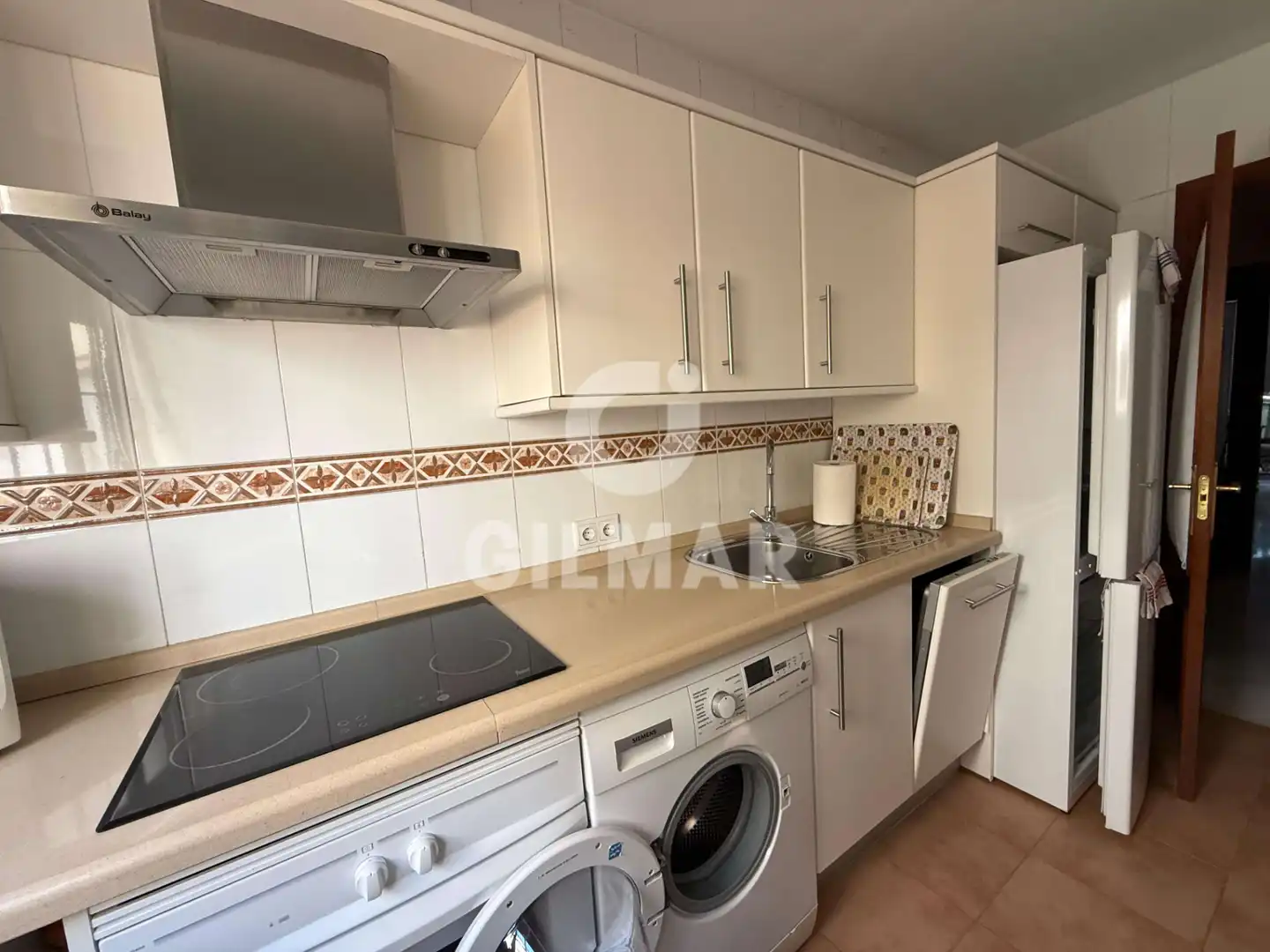 Kitchen of Flat for rent in Sevilla  with Air Conditioner, Heating and Terrace