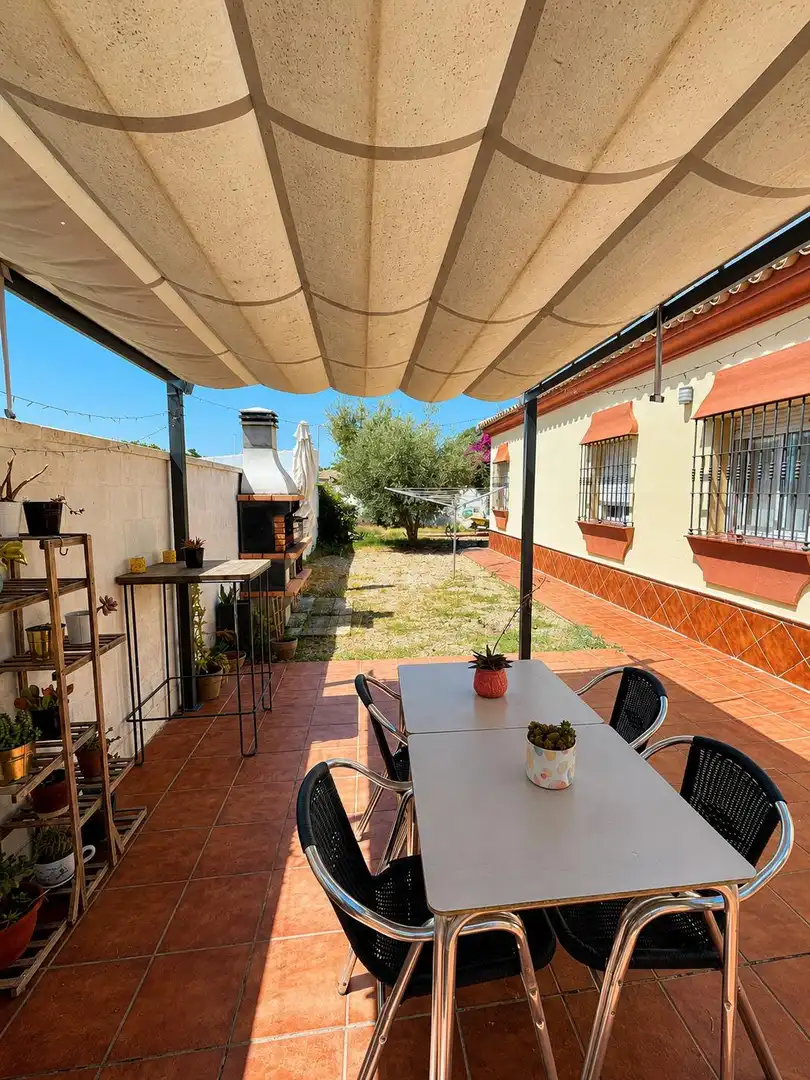 Jardí de Casa o xalet en venda en Chiclana de la Frontera amb Aire condicionat, Calefacció i Jardí privat