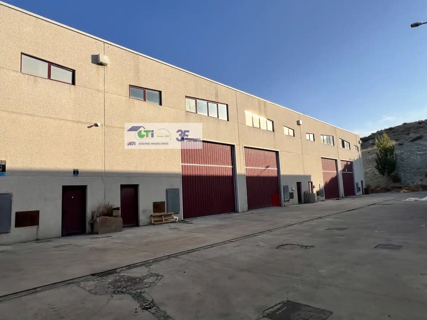 Außenansicht von Fabrikhallen zum Verkauf in Cuarte de Huerva