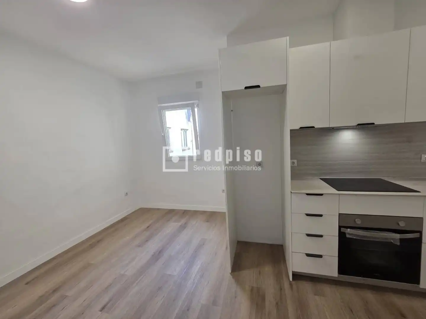 Habitación de Piso en venta en Madrid con Calefacción y Terraza
