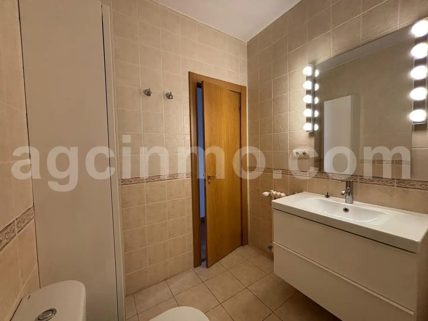 Baño de Piso de alquiler en Valladolid con Calefacción y Terraza
