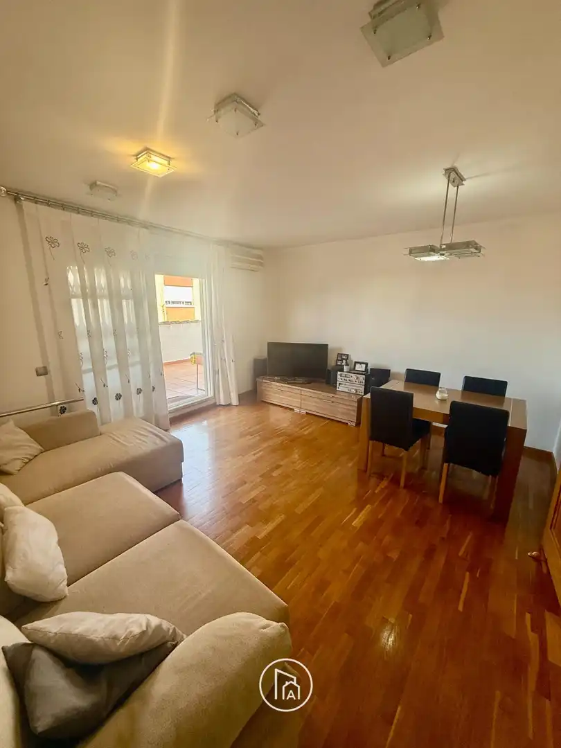 Sala de estar de Ático en venta en Paterna con Parquet, Terraza y Trastero