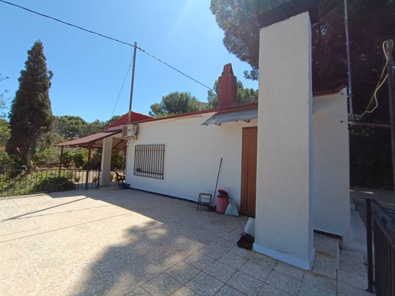 Exterior view of Country house for sale in Elda  with Private garden and Swimming Pool