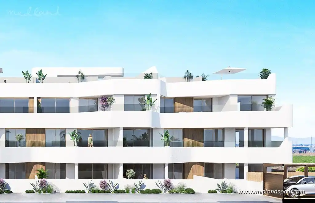Vista exterior de Apartament en venda en Los Alcázares amb Terrassa, Traster i Piscina comunitària