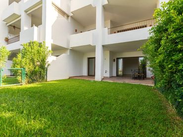 Baixos amb piscina en venda a Mijas Golf
