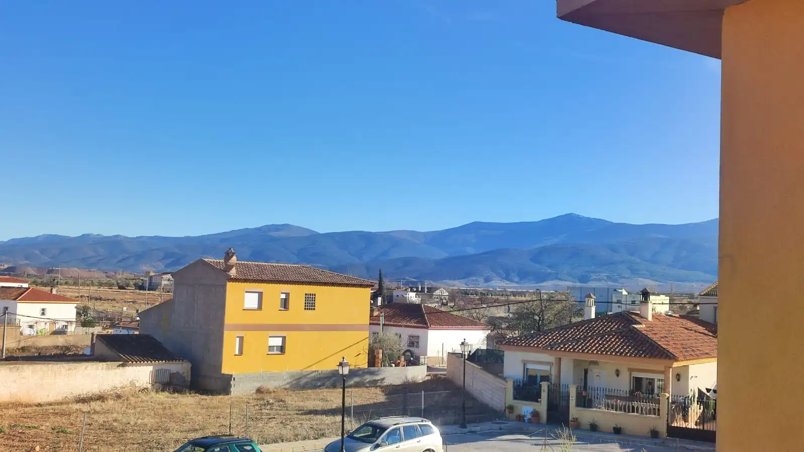 Vista exterior de Casa o chalet en venta en Cogollos de Guadix con Aire acondicionado, Jardín privado y Terraza