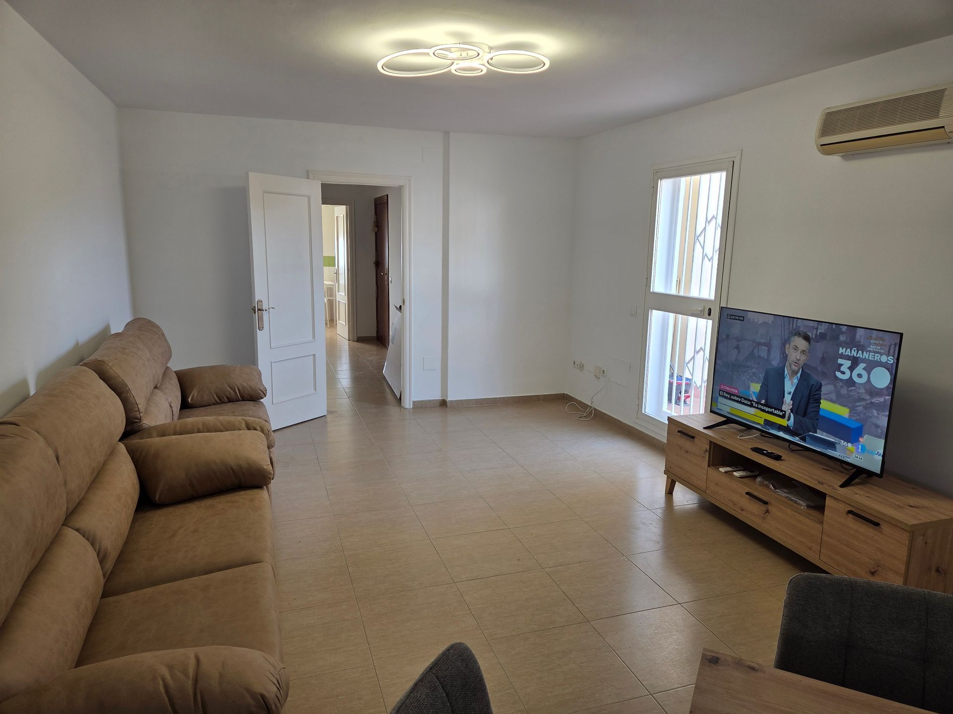 Sala d'estar de Pis de lloguer en Málaga Capital amb Aire condicionat, Terrassa i Moblat
