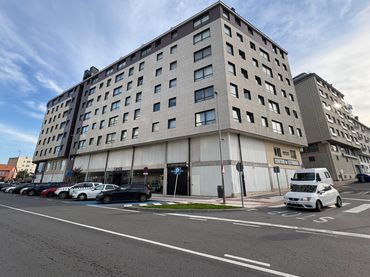 Gewerbefläche zur Miete in Rua 25 de Xullo
