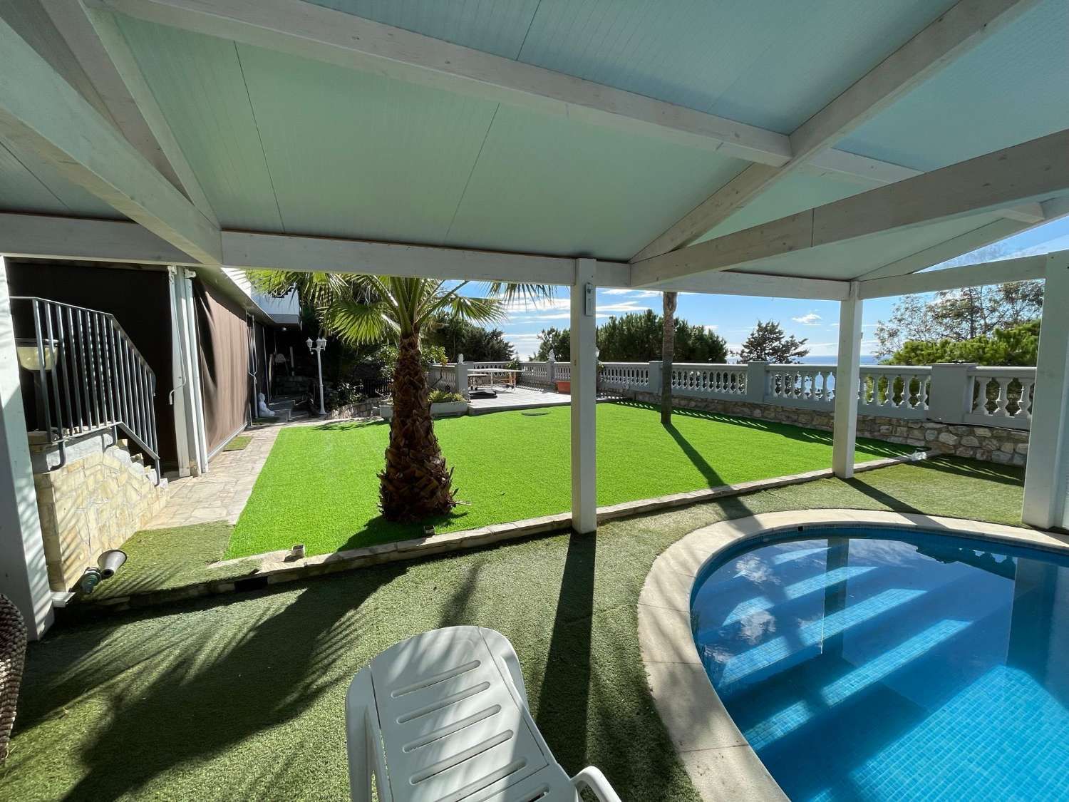 Swimming pool of House or chalet for sale in Almuñécar  with Air Conditioner, Heating and Terrace