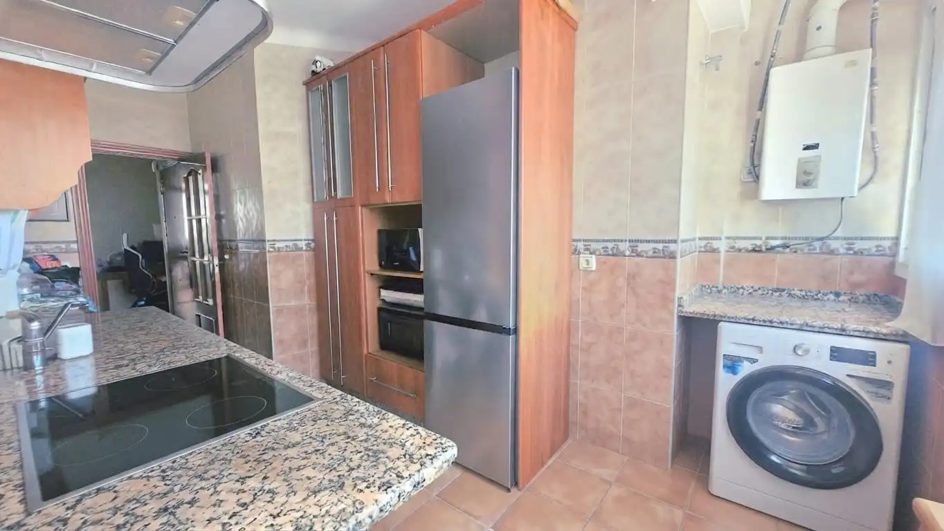 Cuina de Pis en venda en Málaga amb Aire condicionat, Terrassa i Moblat