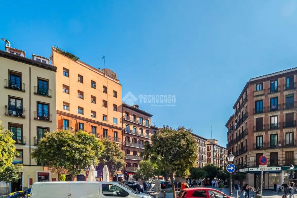 Vista exterior de Estudi en venda en Madrid amb Calefacció