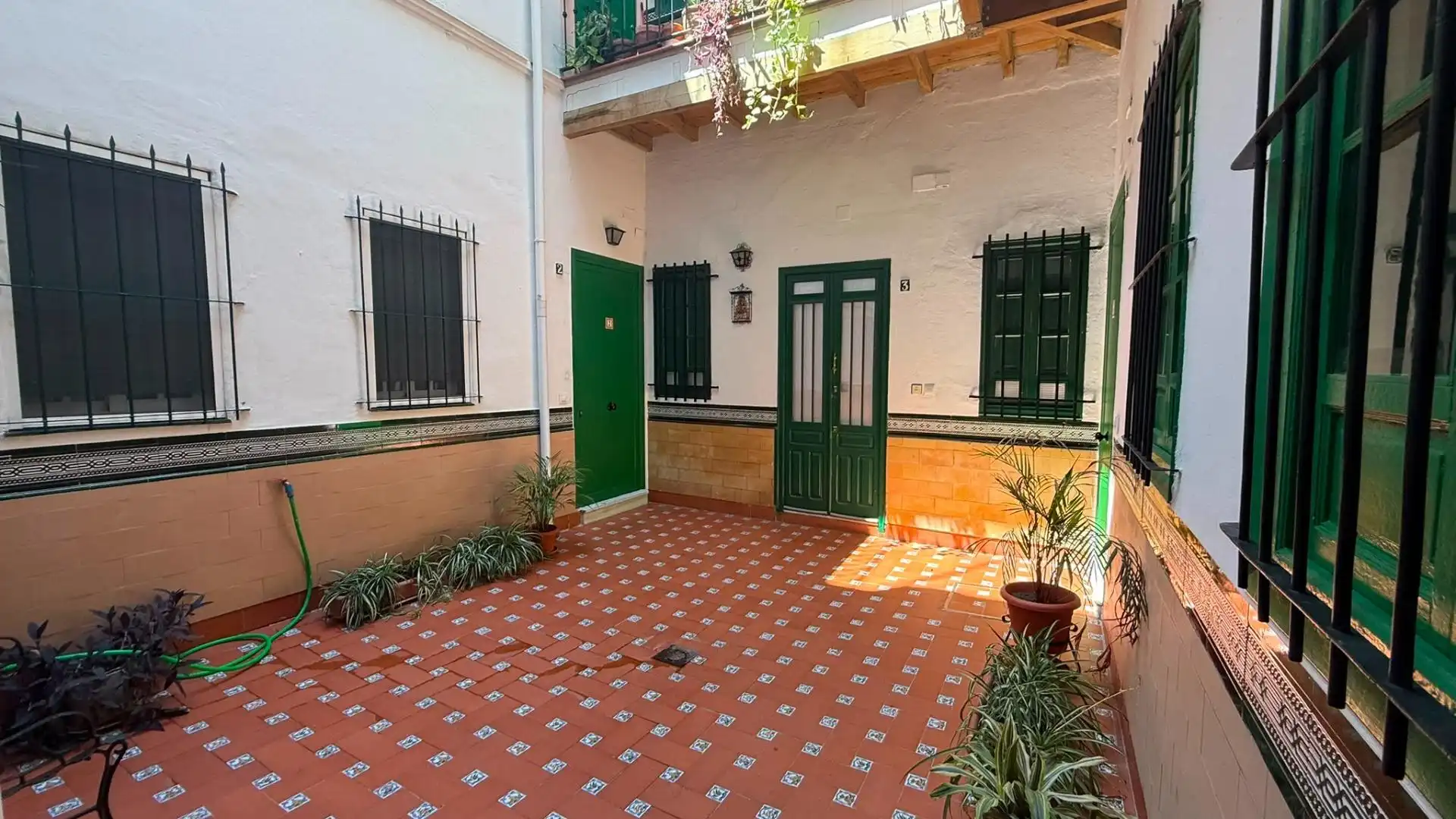 Vista exterior de Apartamento en venta en Sevilla con Aire acondicionado, Calefacción y Trastero