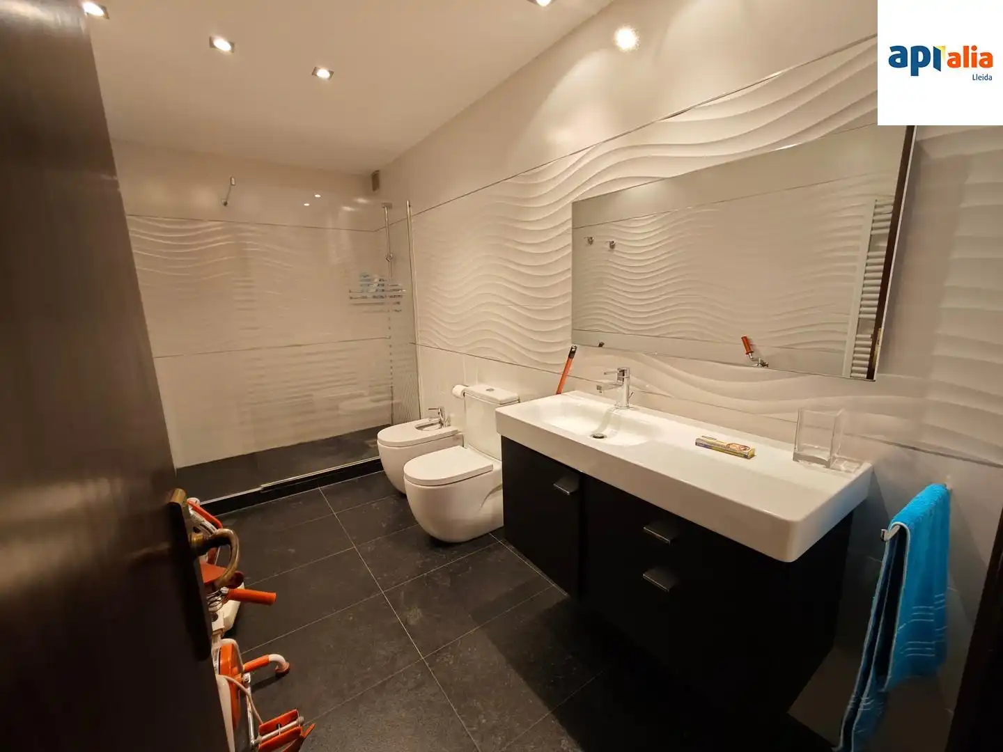 Baño de Piso en venta en Lleida con Calefacción y Balcón