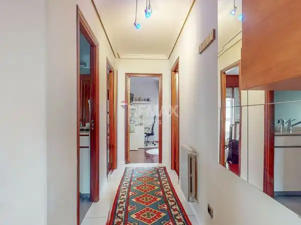 Pis en venda en Redondela amb Calefacció, Parquet i Terrassa