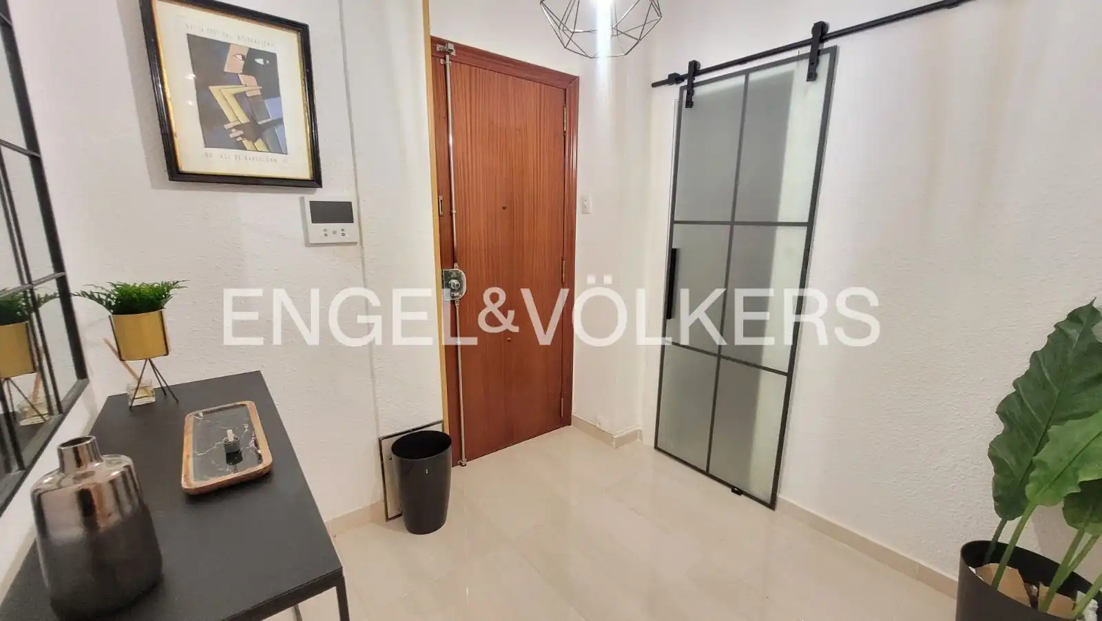 Flat for rent in Valencia  with Air Conditioner and Heating