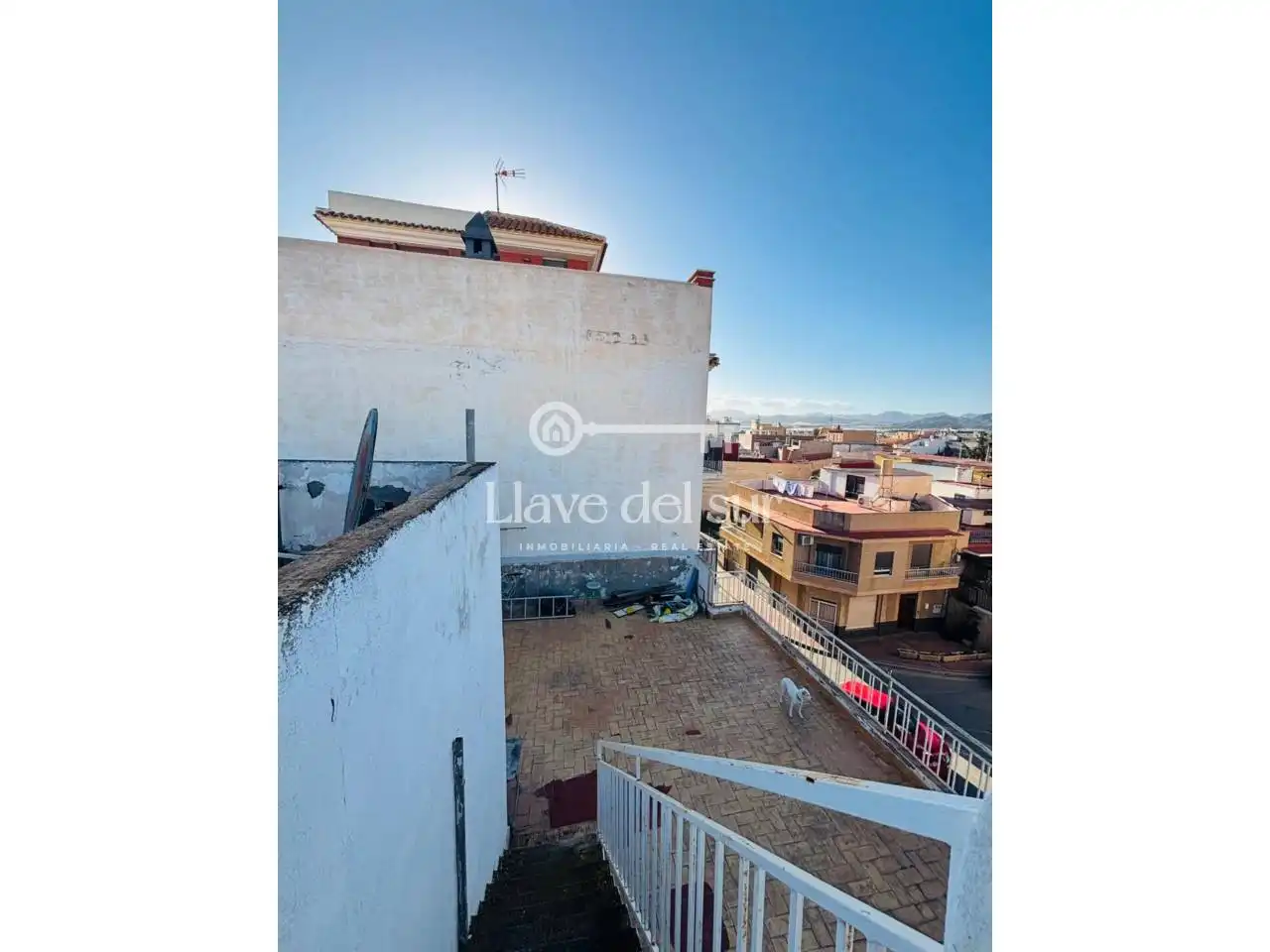 Außenansicht von Wohnung zum Verkauf in Águilas mit Terrasse, Abstellraum und Balkon