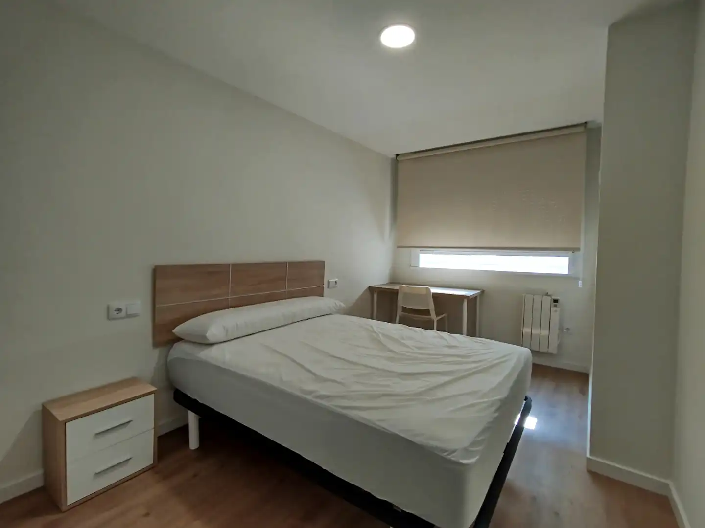Habitación de Piso de alquiler en A Coruña Capital  con Calefacción, Amueblado y Horno