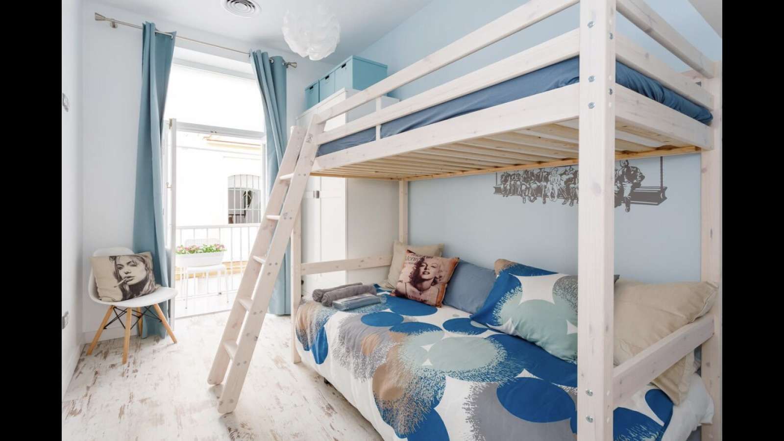 Bedroom of Flat to share in  Cádiz Capital  with Air Conditioner and Terrace