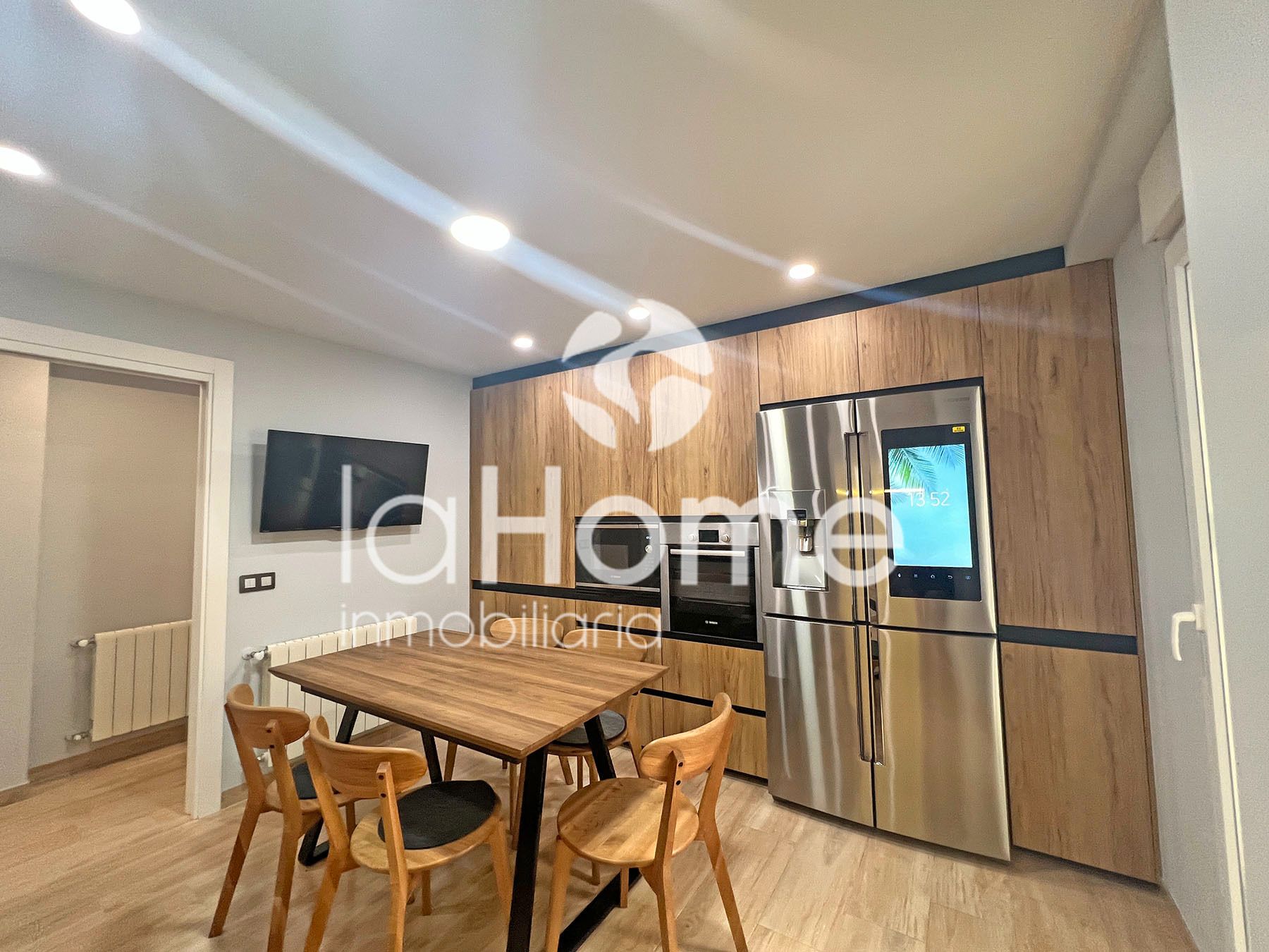 Kitchen of Flat for sale in Mislata  with Air Conditioner, Heating and Oven