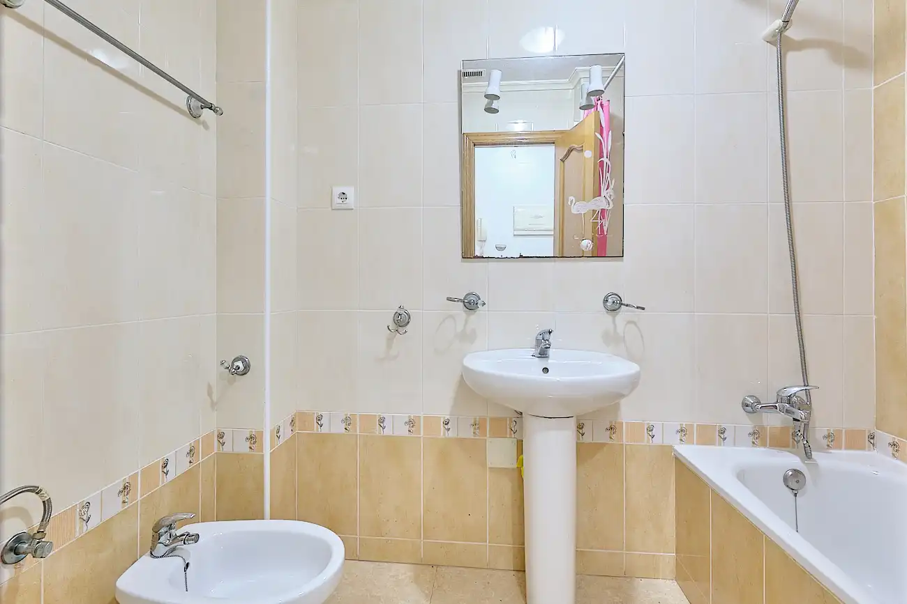 Apartamento en venta en Calle Almudena, Antonio Machado