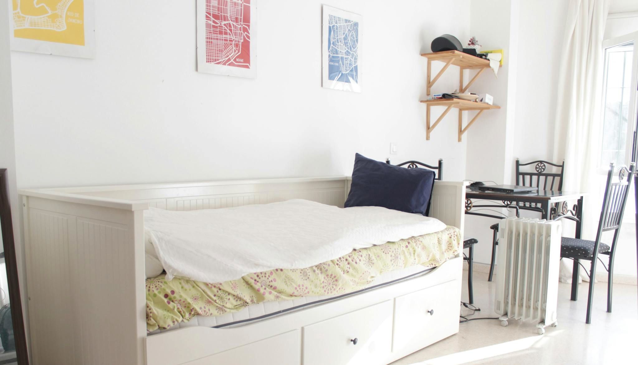 Bedroom of Flat for rent in  Sevilla Capital  with Air Conditioner, Furnished and Washing machine