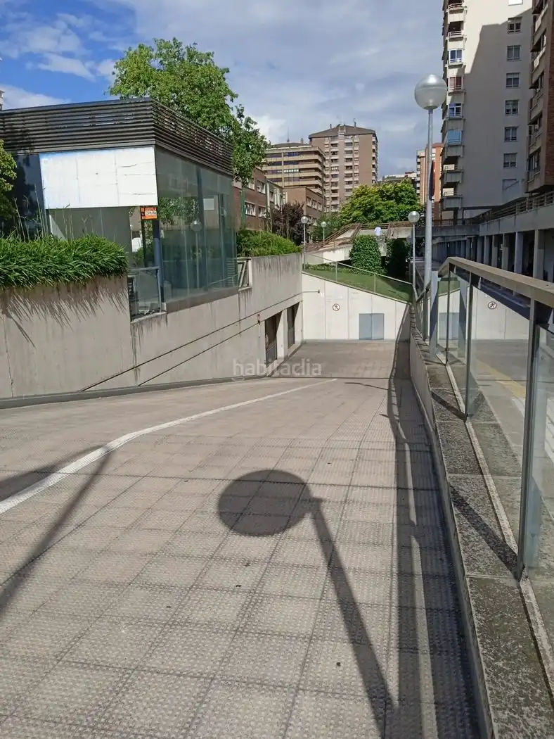 Individual de lloguer a Calle Esquíroz 4, imagen 2