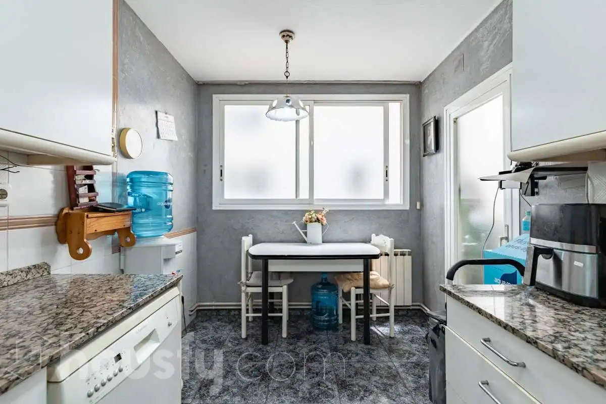 Cocina de Piso en venta en Barcelona con Aire acondicionado, Calefacción y Amueblado