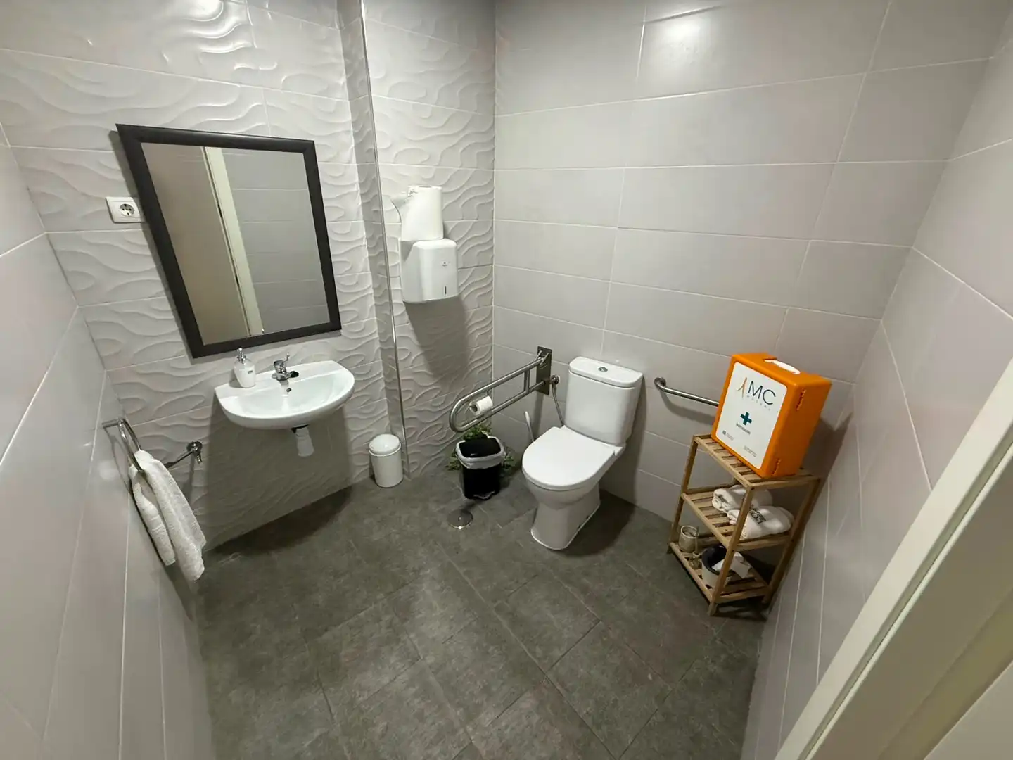 Business premises to rent in Calle Federico de Mendizábal 13, imagen 7