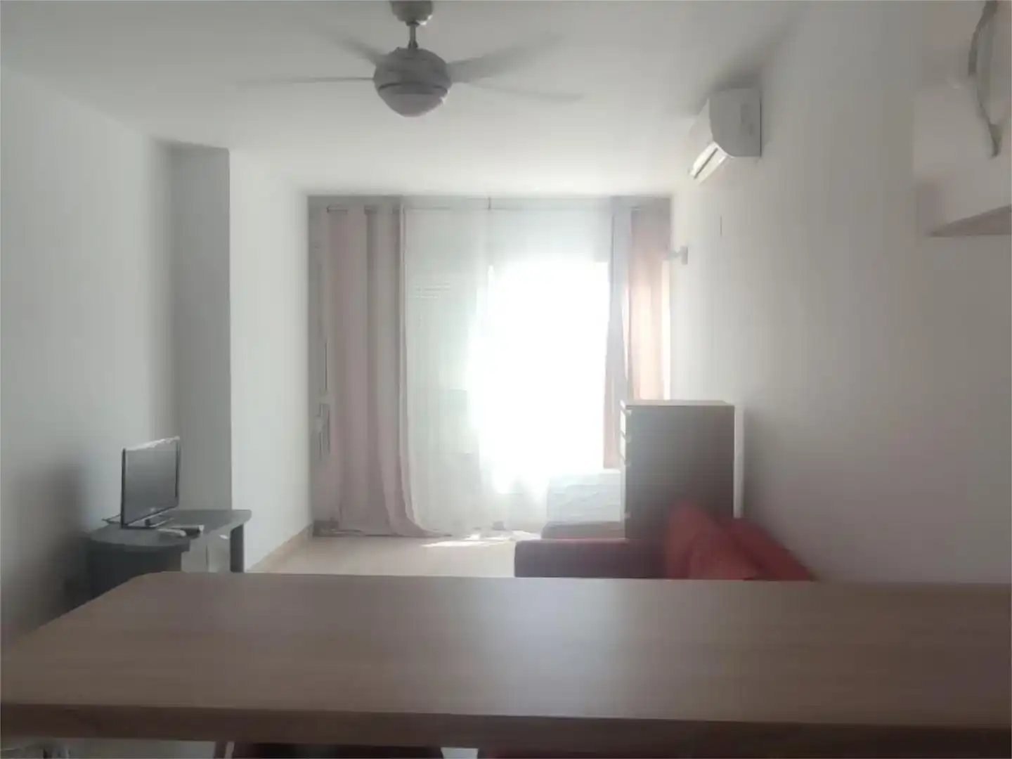Sala d'estar de Estudi en venda en Torremolinos amb Aire condicionat, Parquet i Piscina