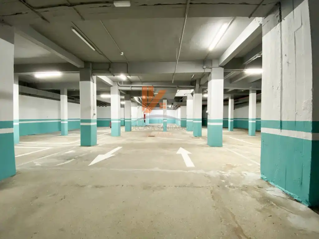 Parking of Garage for rent in Santiago de Compostela 