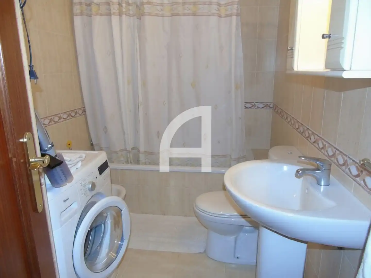 Bathroom of Flat for sale in Fuengirola  with Air Conditioner, Heating and Terrace