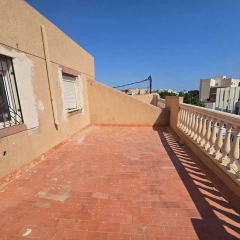 Casa adosada en Venta en Reverenda Madre Maria Micaela en La Chanca - Pescadería