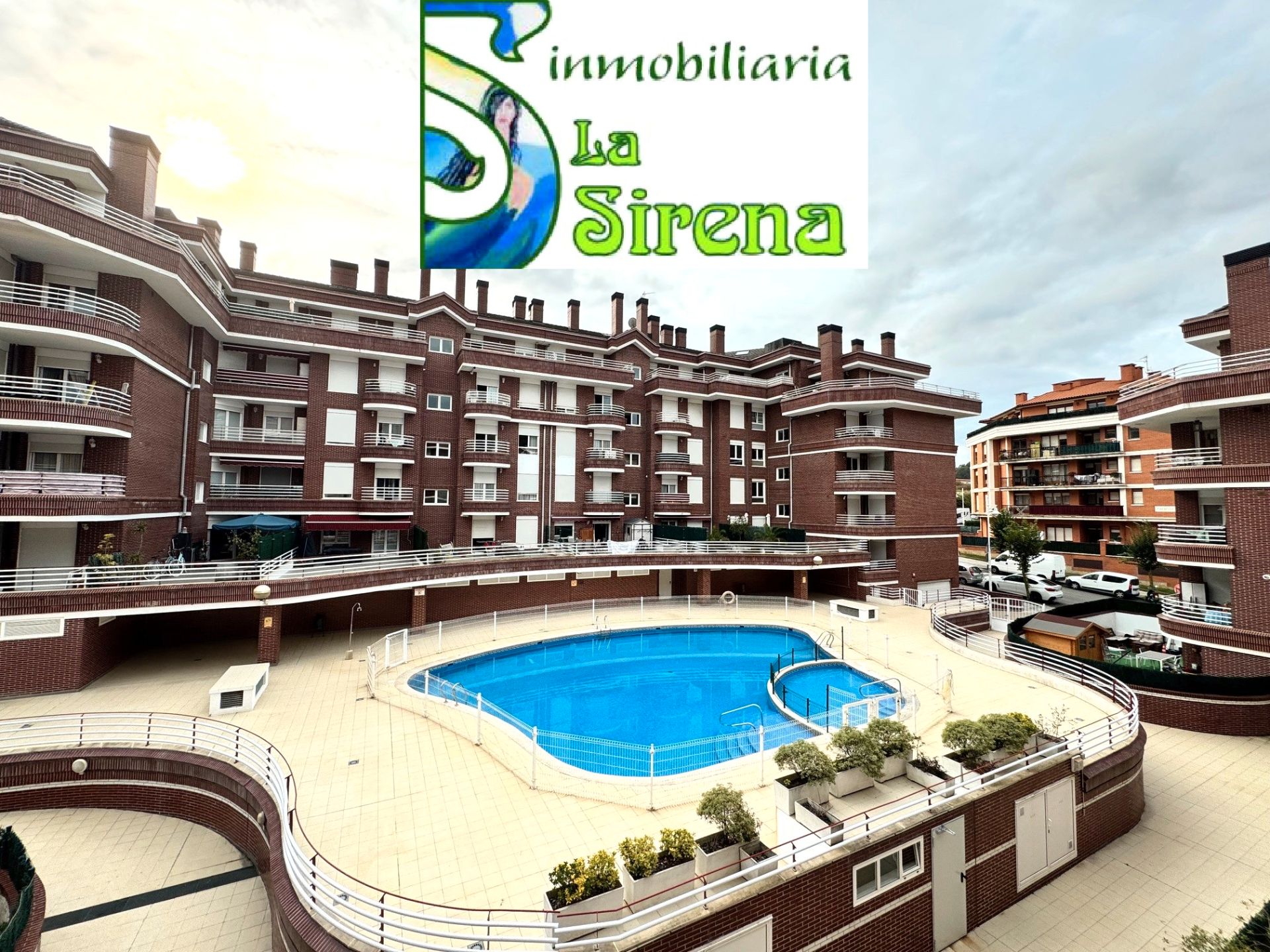 Exterior view of Flat for sale in Castro-Urdiales  with Heating, Terrace and Storage room