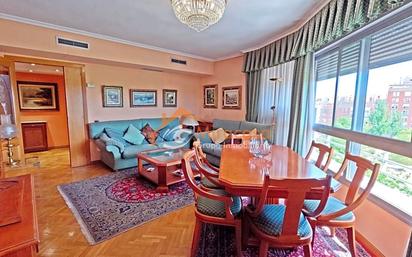 Living room of Flat for sale in  Madrid Capital  with Air Conditioner and Terrace