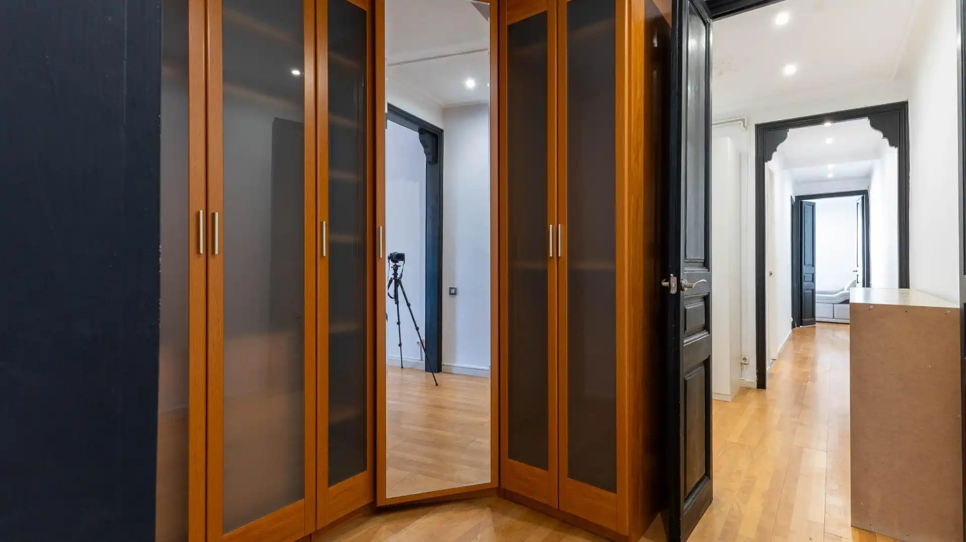 Wohnung zum Verkauf in Barcelona mit Klimaanlage, Heizung und Parkett