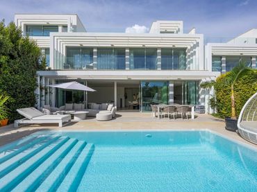 Maison mitoyenne avec piscine à vendre à Sotogrande Alto
