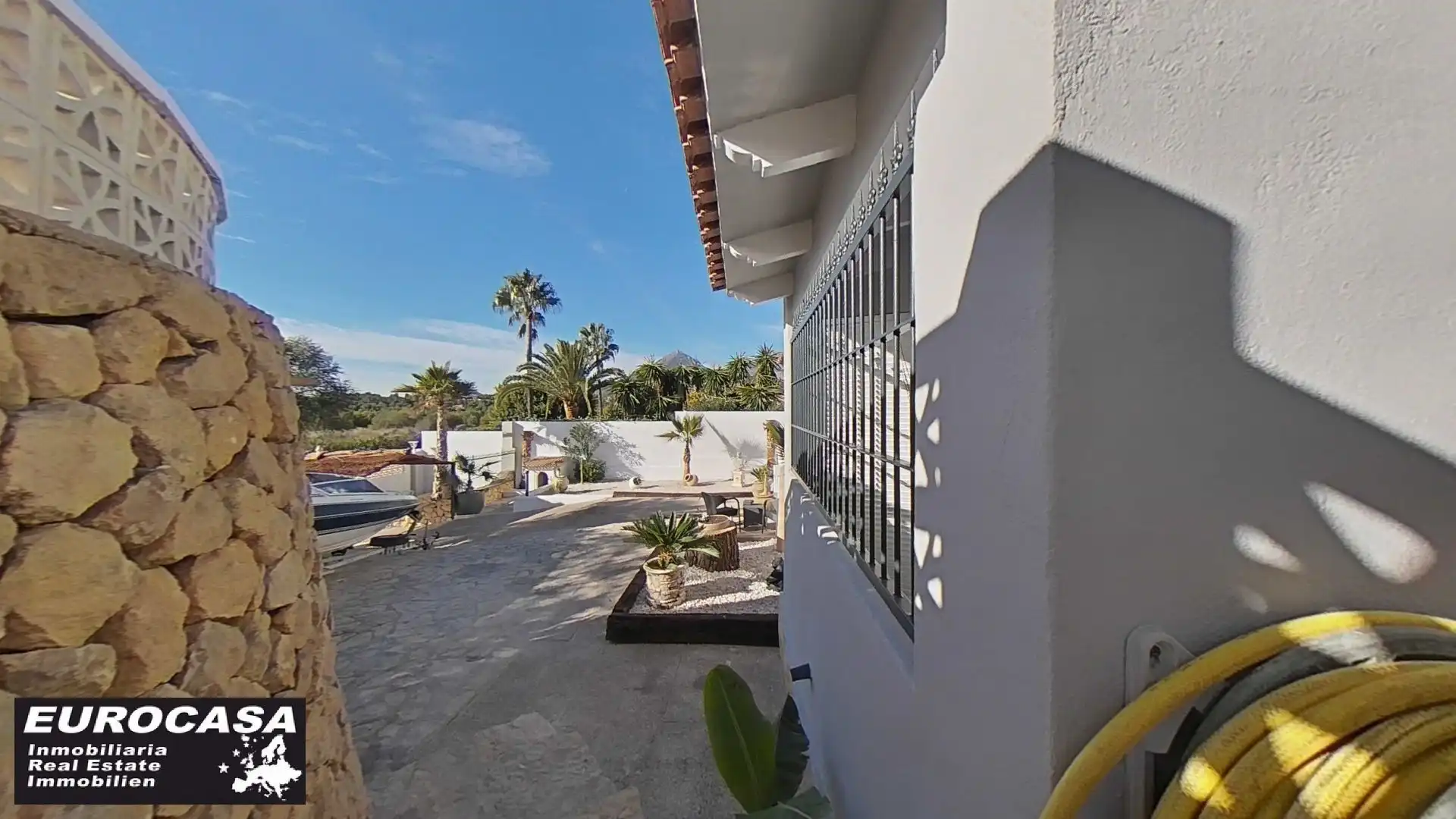 Außenansicht von Haus oder Chalet zum Verkauf in La Nucia mit Privatgarten, Terrasse und Abstellraum