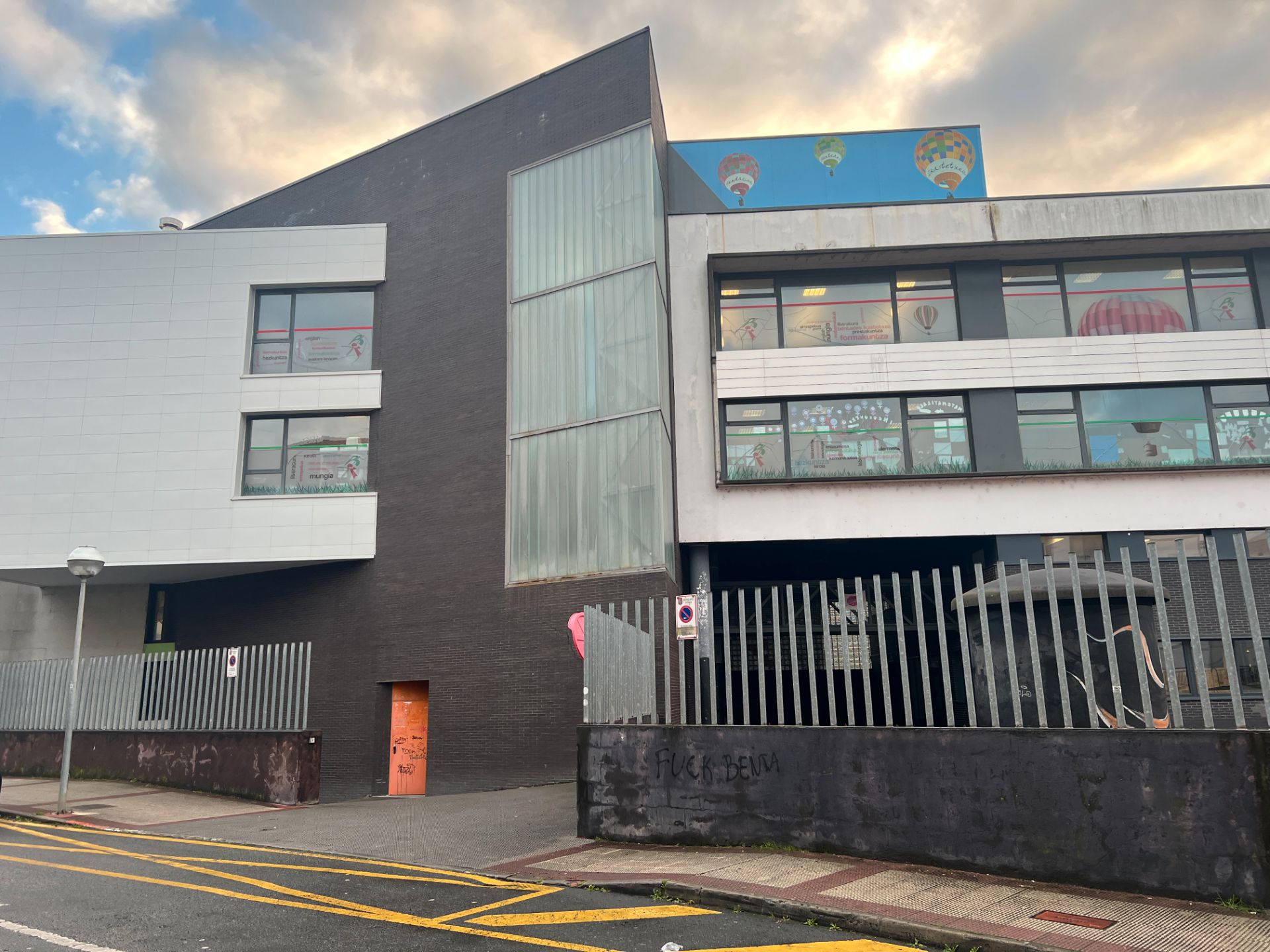 Vista exterior de Garaje en venta en Mungia